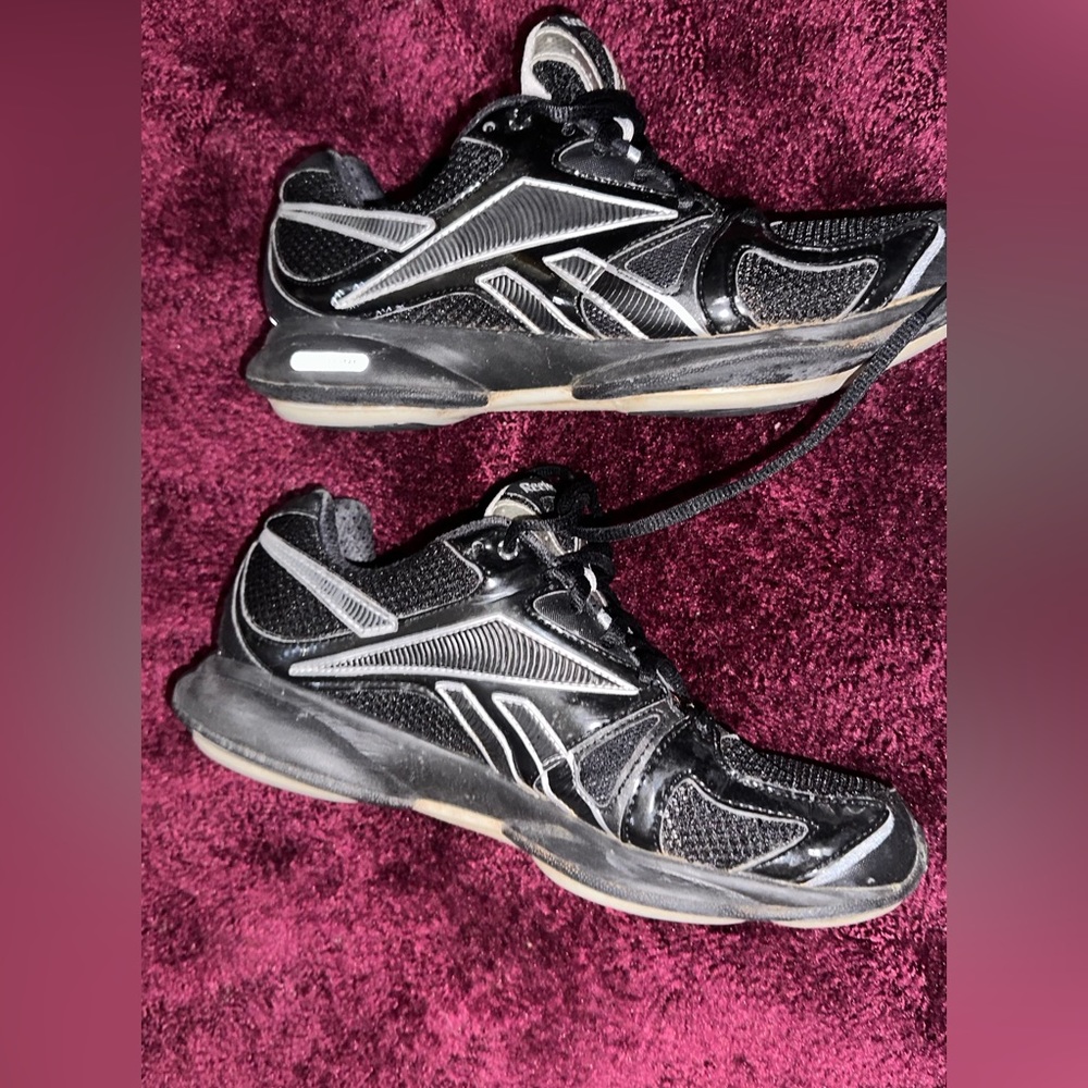 Women’s Reebok size 8 tennis shoes Saucony 7.5